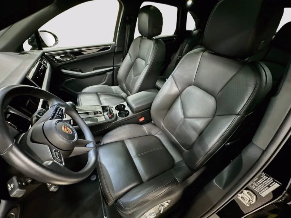 2025 Porsche Macan Base - Photo 35
