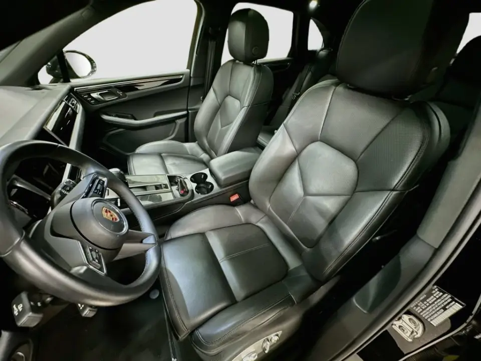 2025 Porsche Macan Base - Photo 39