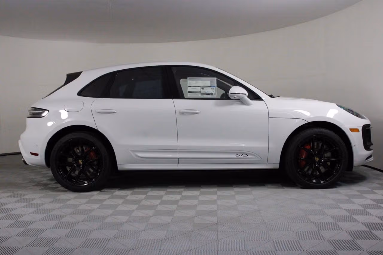 2026 Porsche Macan GTS - Photo 36