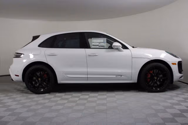 2026 Porsche Macan GTS - Photo 34