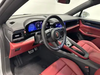 2026 Porsche Macan S - Photo 29