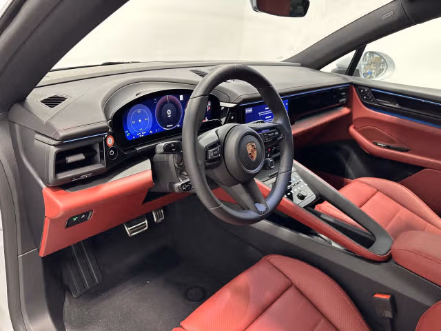 2026 Porsche Macan S - Photo 26