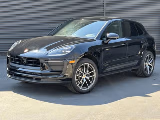 2026 Porsche Macan's photo