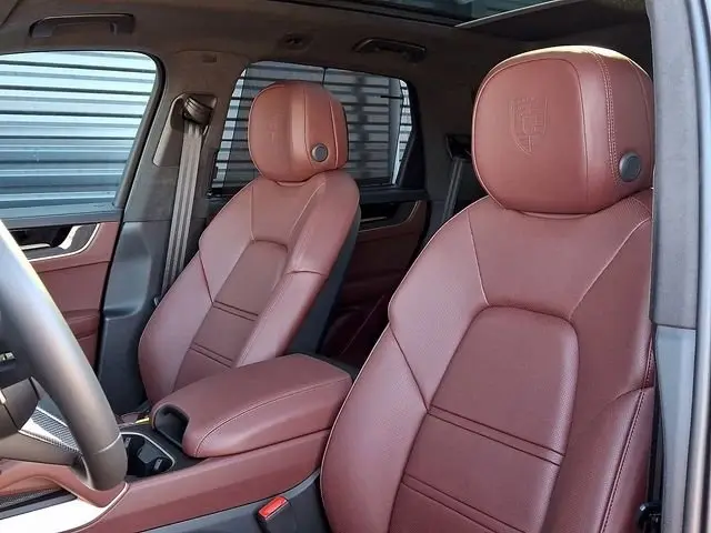 2025 Porsche Cayenne Turbo E-Hybrid - Photo 39