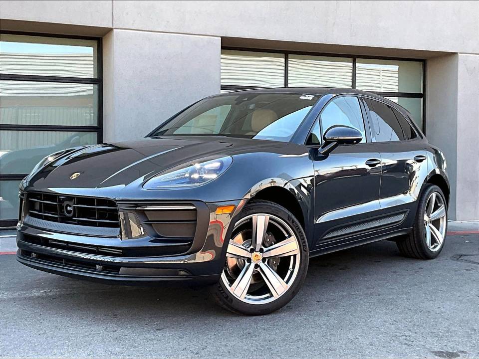 2025 Porsche Macan Base