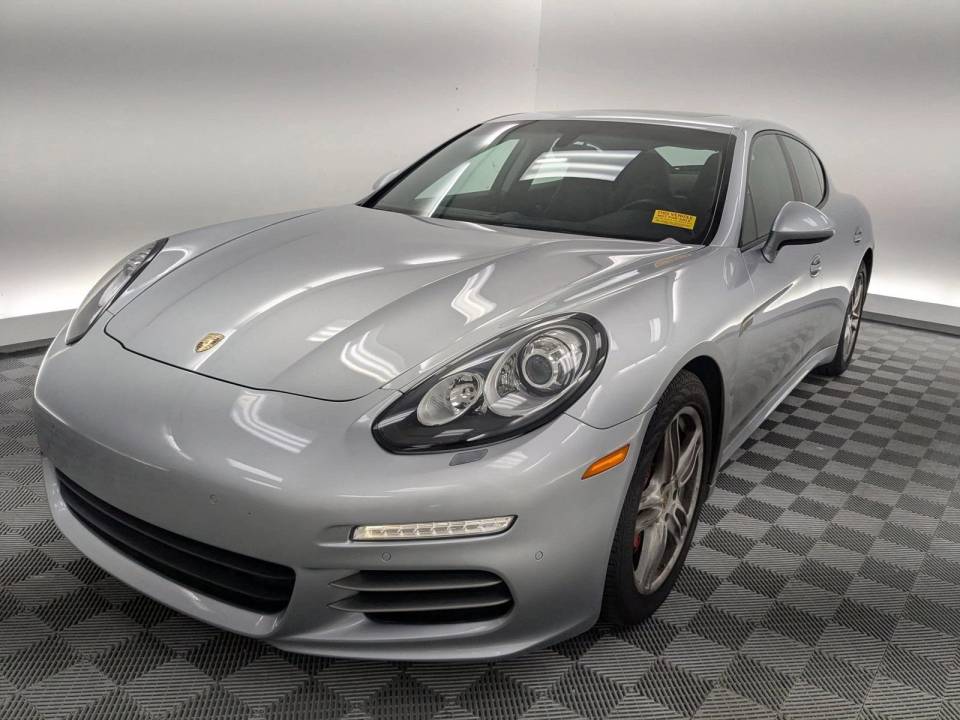 2015 Porsche Panamera Base