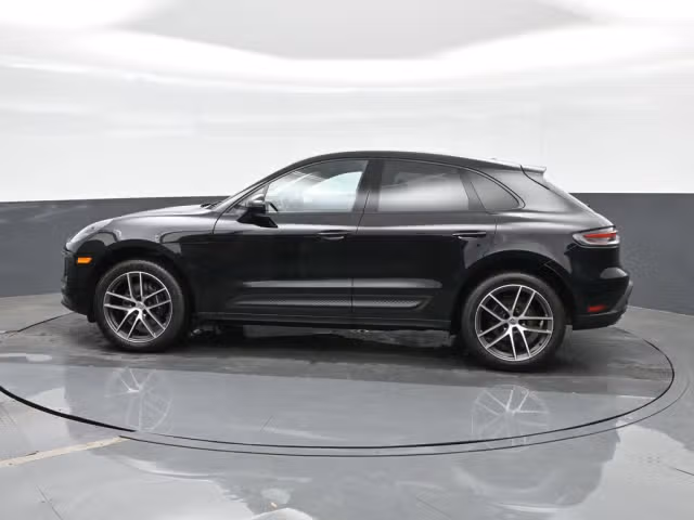 2025 Porsche Macan Base - Photo 10