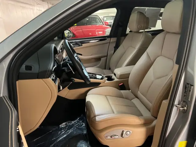 2026 Porsche Macan T - Photo 38
