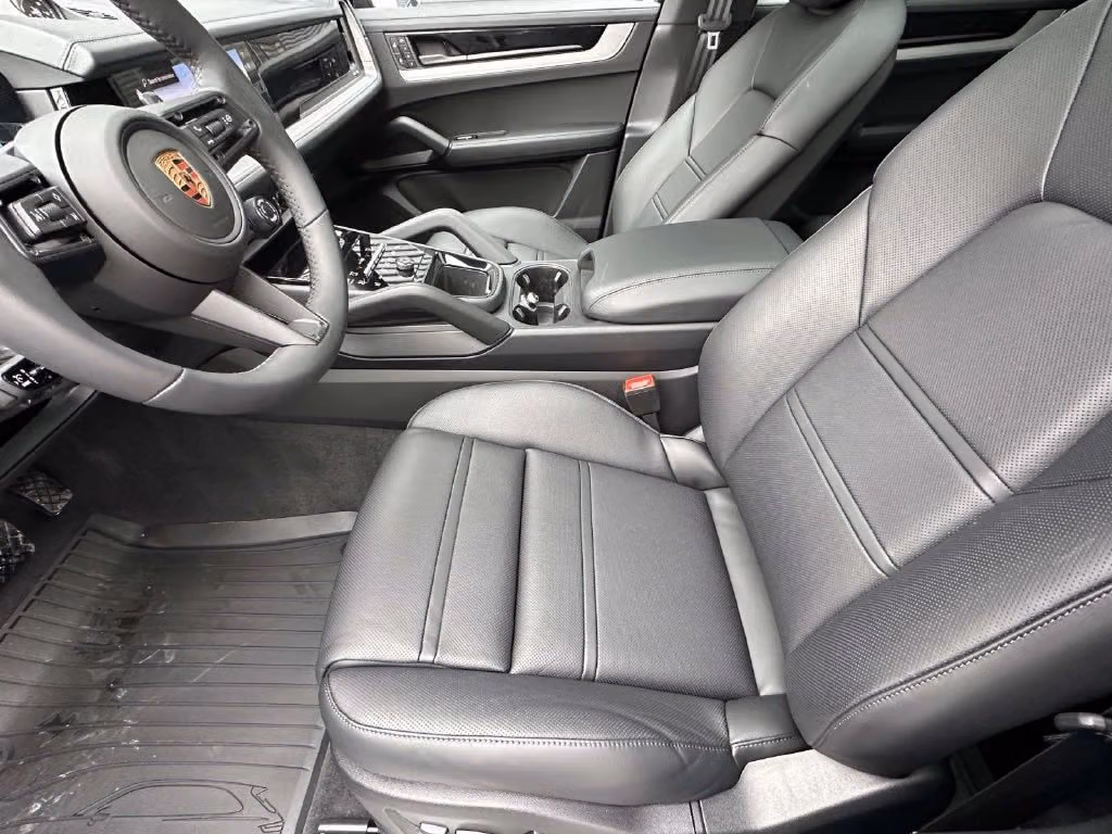 2026 Porsche Cayenne Coupe Base - Photo 36