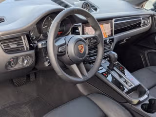 2026 Porsche Macan - Photo 25