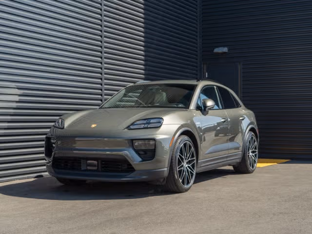 Used 2024 Porsche Macan Base with VIN WP1AA2XA8RL000668 for sale in Bakersfield, CA