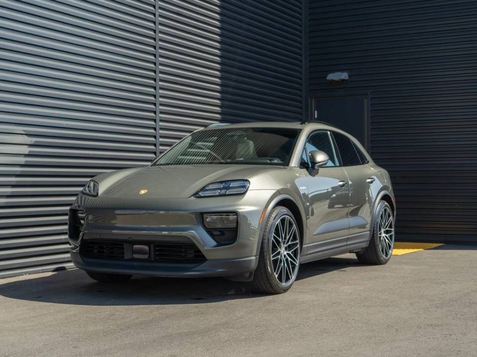 2024 Porsche Macan Base