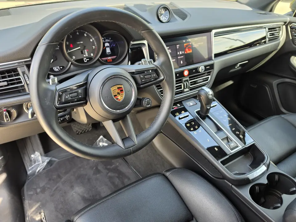 2026 Porsche Macan Base - Photo 31