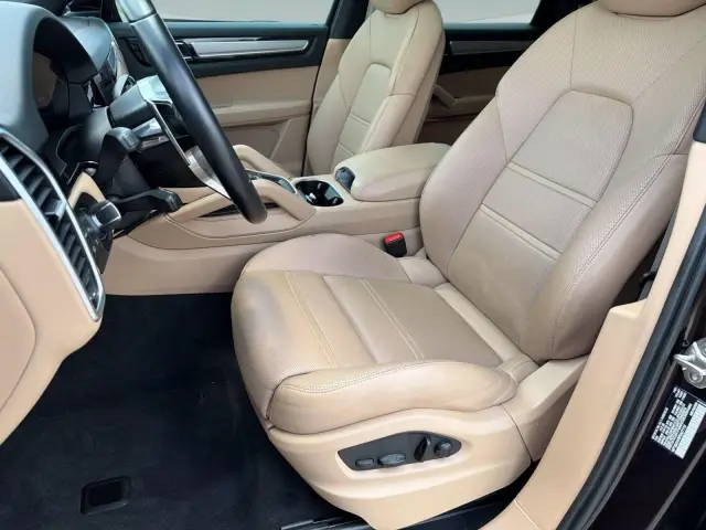 2023 Porsche Cayenne Coup 38
