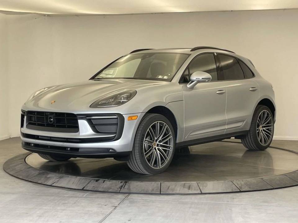 2026 Porsche Macan Base