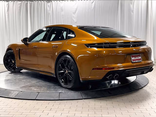 2026 Porsche Panamera 4 E-Hybrid - Photo 18