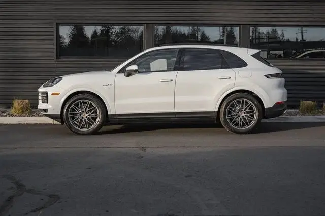 2026 Porsche Cayenne E-Hybrid - Photo 15