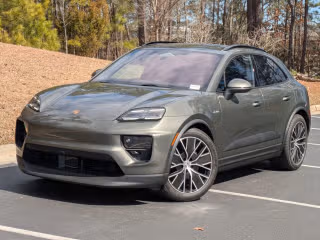 2025 Porsche Macan Macan Electric's photo