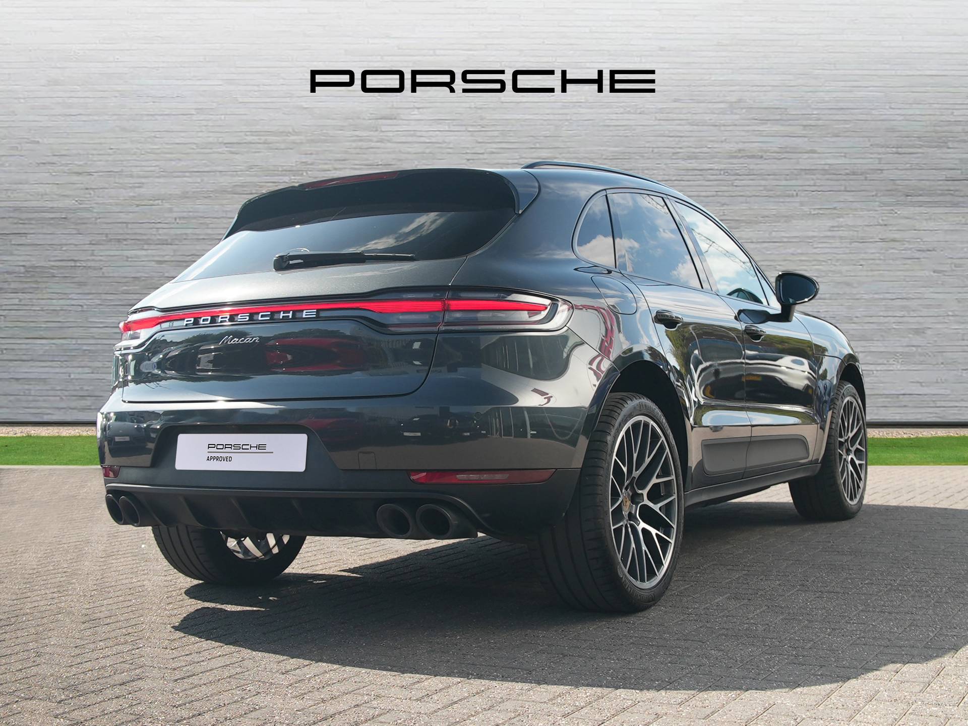 Macan, photo 2 of 46