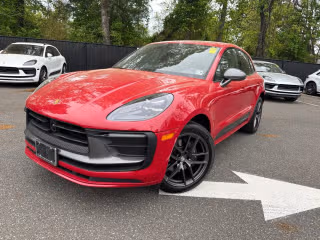 2023 Porsche Macan T's photo