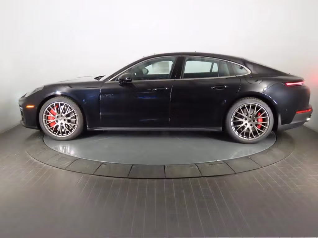 2026 Porsche Panamera Turbo E-Hybrid - Photo 12