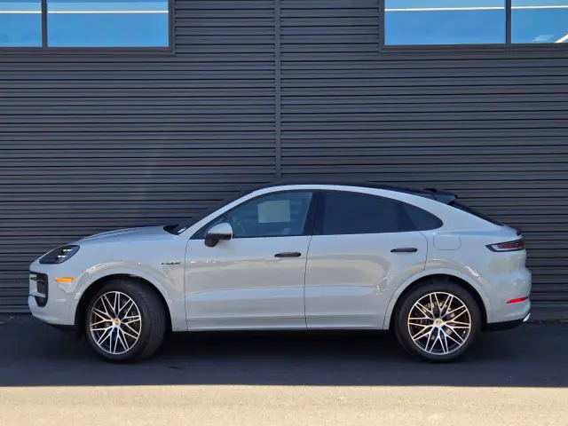 2025 Porsche Cayenne Coup E-Hybrid - Photo 14
