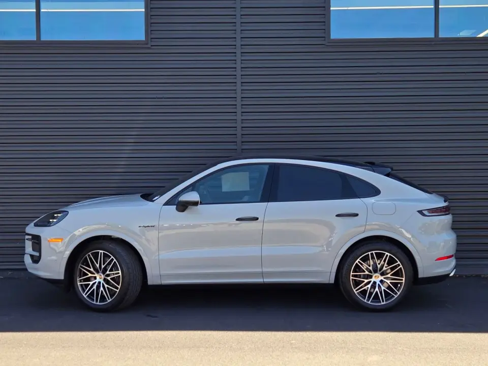 2025 Porsche Cayenne Coup E-Hybrid - Photo 15